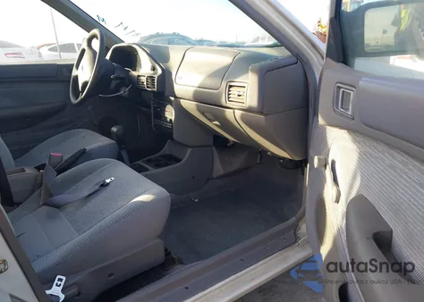 1995 Ford Escort Lx/Sport from USA, damaged, VIN 3FASP15J4SR123210